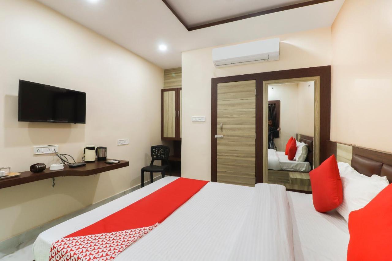 Capital O Hotel 7Th Heaven Jamshedpur Exterior foto