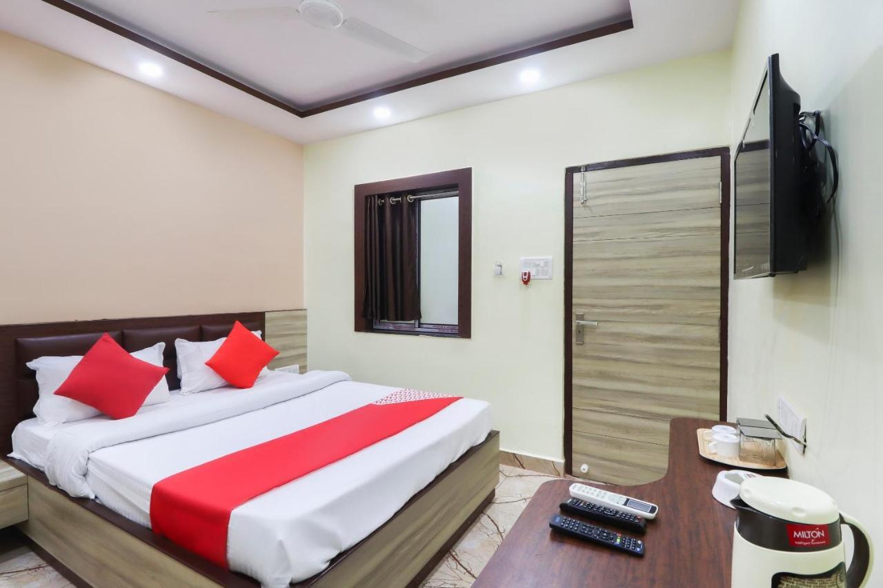 Capital O Hotel 7Th Heaven Jamshedpur Exterior foto